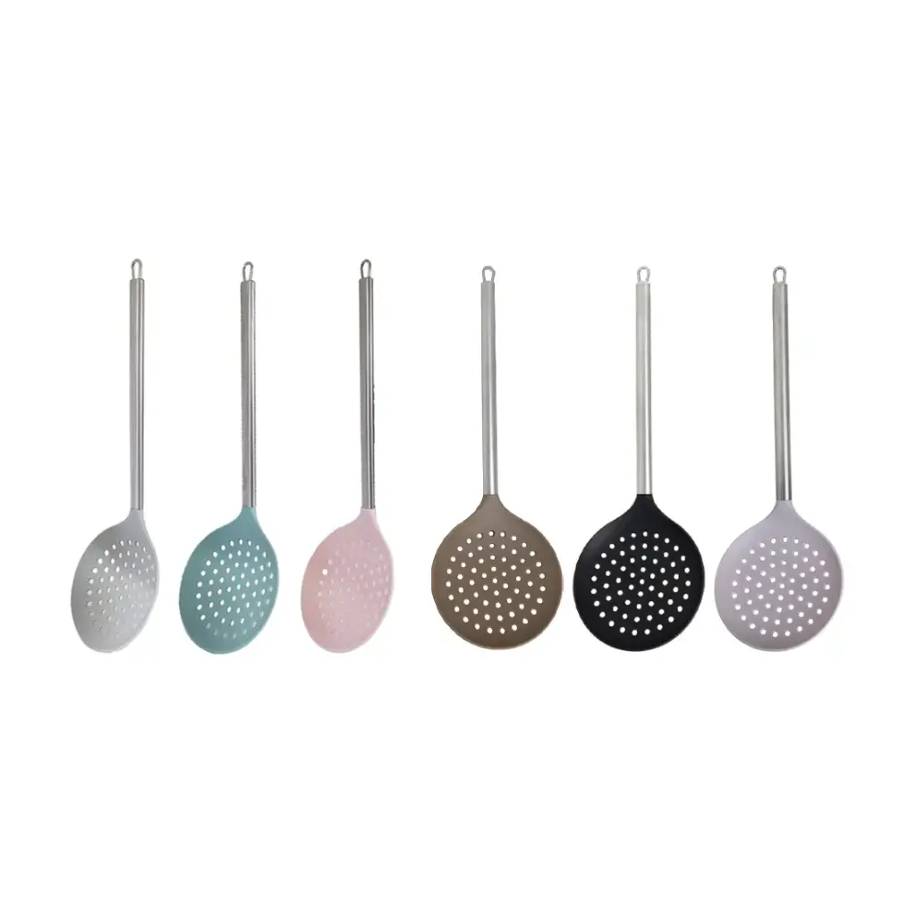 ESPUMADERA NYLON C/ MANGO DE ACERO