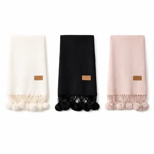 [536559] CHALINA RUANA SKORA LISA C/ POMPONES 70 X 180CM ( 43719 )  